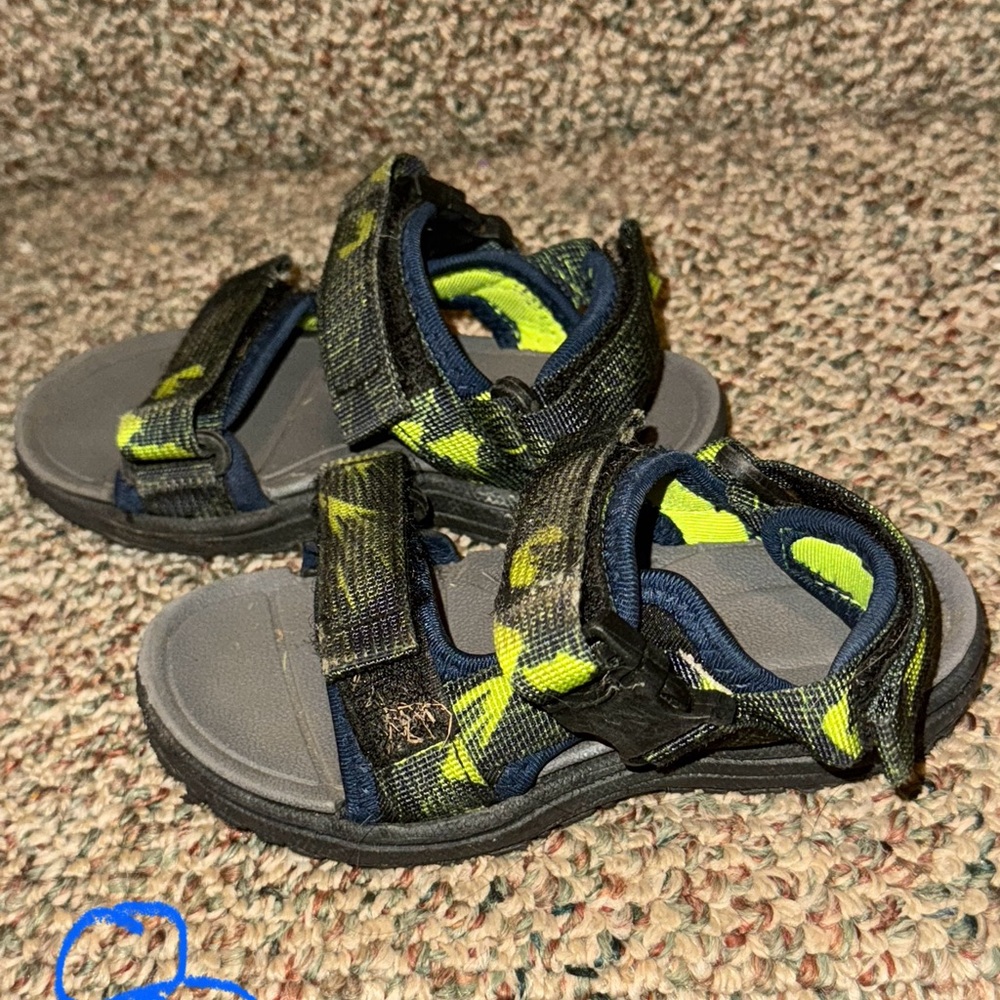 Kamik Kids Black and Neon Sandals